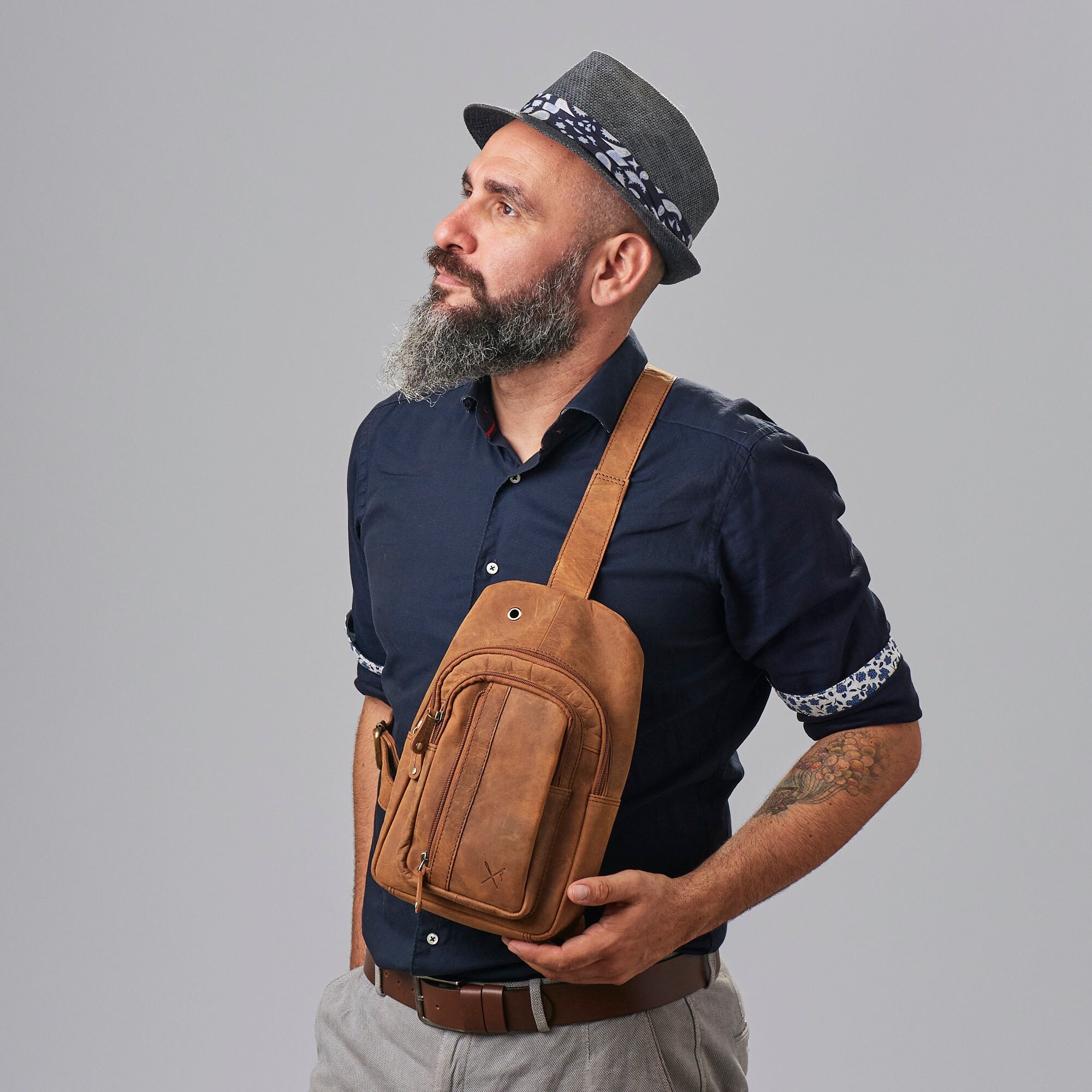 Genuine Leather Sling Bags Hiking Sling Backpacks Vintage Handmade  Crossbody Chest Daypack Anti-theft Shoulder Bag Satchel (Brown) デイパック 