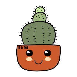 Pode incluir: Um cacto verde com um rosto sorridente em um vaso marrom com o texto "E & ME" na frente.