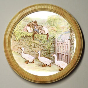 Beatrix Potter Round Wooden Framed Art Print Nursery Picture Wall Hanging Plaque Tom Moppet and Mittens Meet the Ducks Illustration
