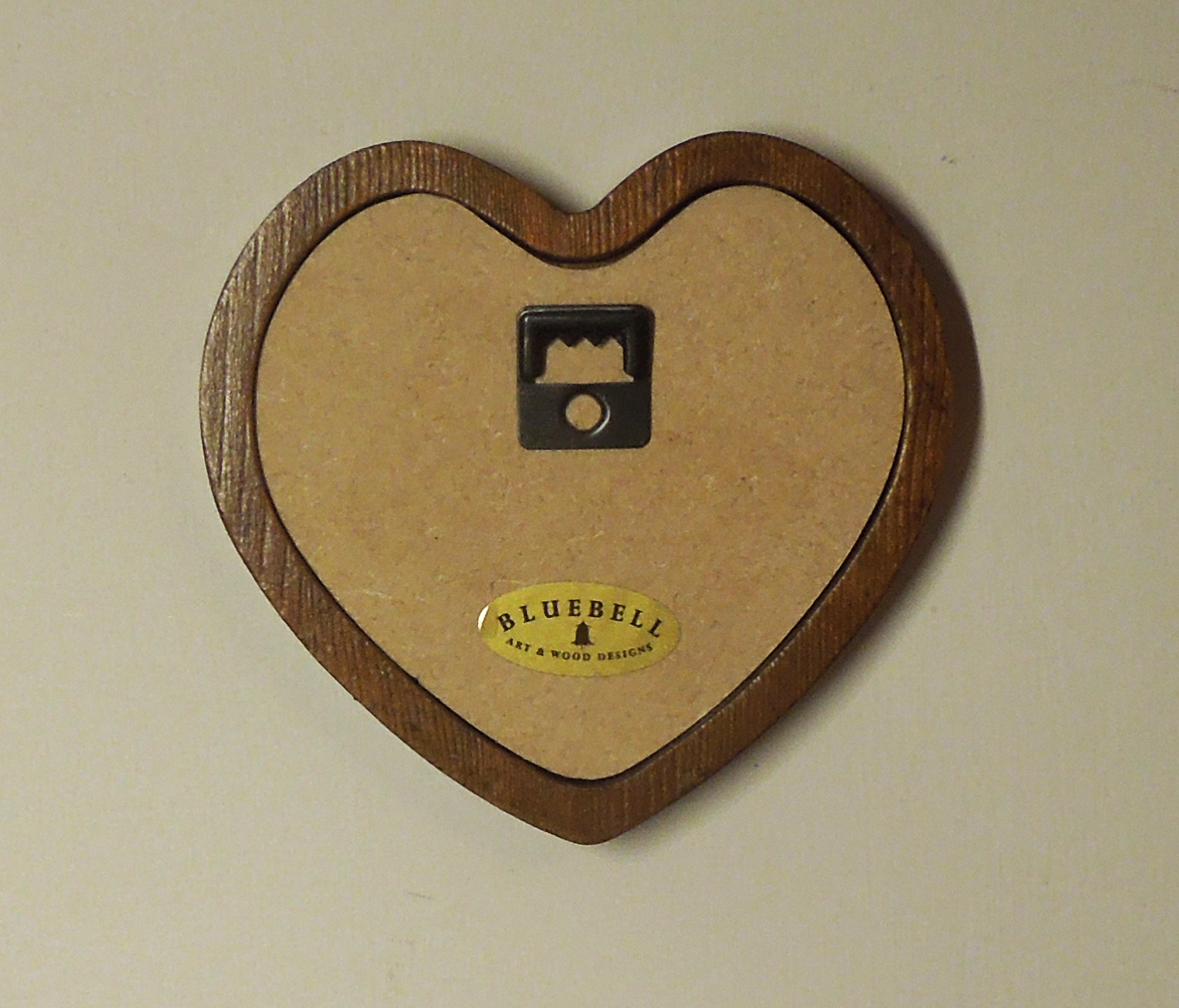 Cadre livre d'or mariage en forme de coeur pailleté avec coeurs en bois