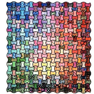 Puede incluir: Una obra de arte abstracta y colorida con un patrón de mosaico. El diseño se compone de formas entrelazadas, cada una llena de un patrón y color únicos, incluyendo tonos de azul, verde, rosa, naranja y amarillo. La obra tiene un contorno negro.