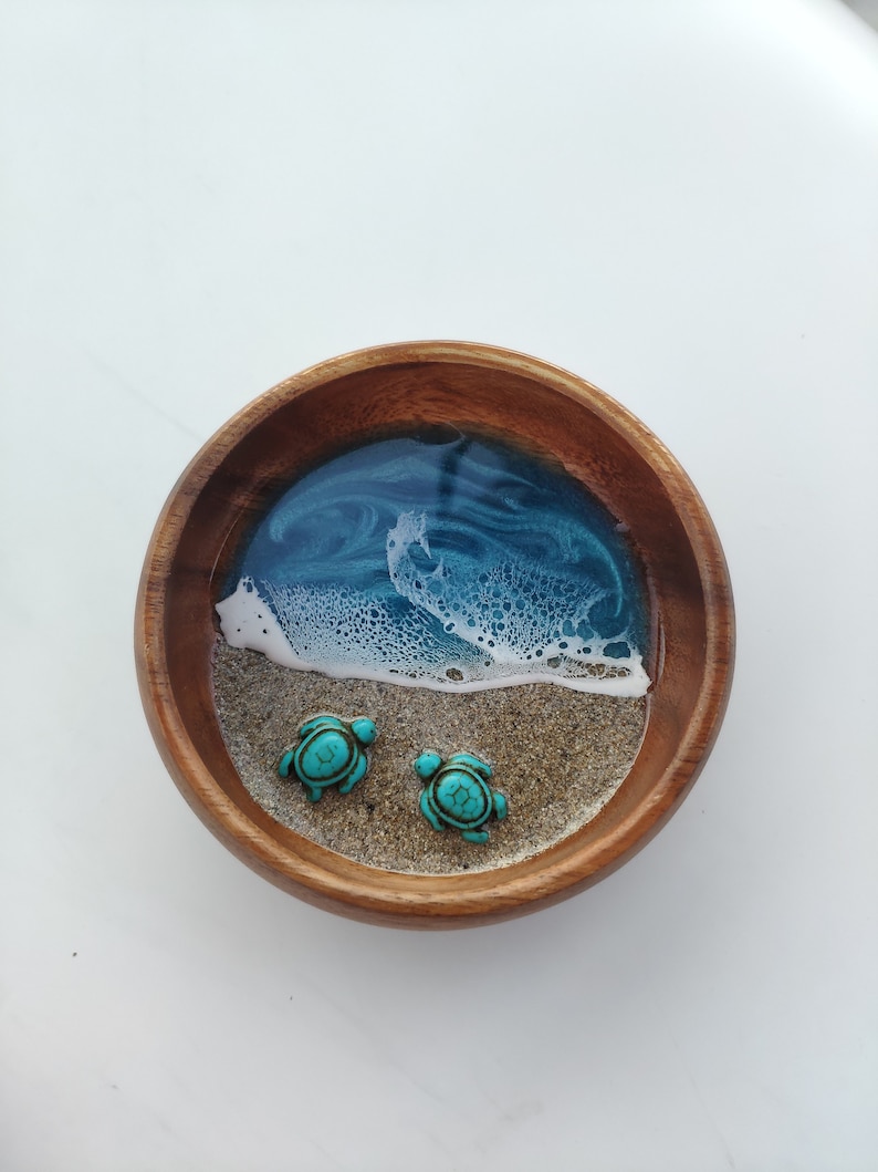 Baby Sea Turtle on Beach Wooden Handmade Ring Dish with Real Sand Ocean Themed Hawaii Jewelry Dish Sea Turtle Gift Unique Gift Jewellery image 2