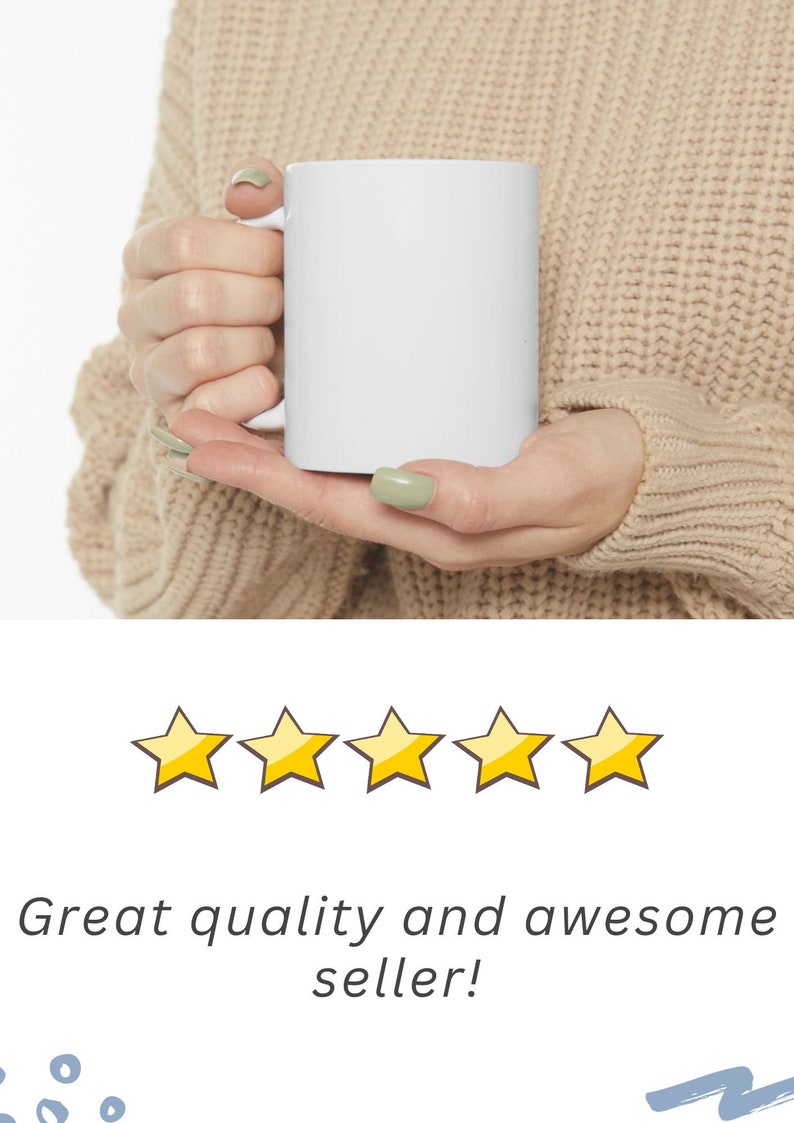 Pode incluir: Uma caneca de cer&acirc;mica branca com uma al&ccedil;a, segurada pelas m&atilde;os de uma pessoa. A caneca est&aacute; em branco e pronta para ser personalizada. Cinco estrelas amarelas s&atilde;o exibidas abaixo da caneca, indicando uma classifica&ccedil;&atilde;o de cinco estrelas. O texto abaixo das estrelas diz "Great quality and awesome seller!"
