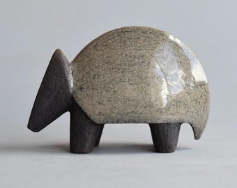 Escultura de cerámica "Armadillo"