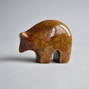 Keramische figuur "Bruine beer", Raku-keramiek, beeldje, kerstdecor, kerstcadeau, ijsbeer, dieren, kunst, verjaardagscadeau, minimalisme