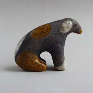 Keramisch figuur Hond, Raku keramiek, beeldje, kerstdecor, kerstcadeau, Terriër, huisdieren, kunst, verjaardagscadeau, minimalisme, puppy afbeelding 2