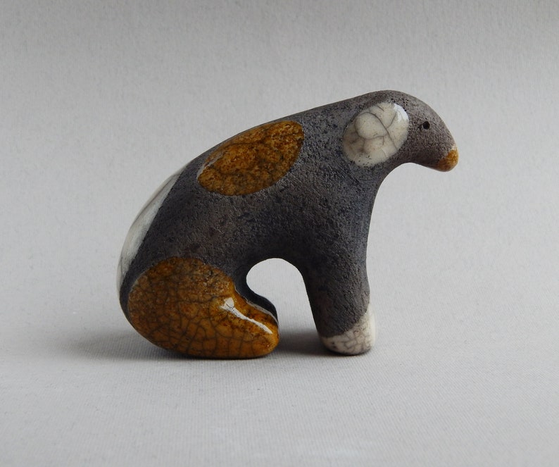 Keramisch figuur Hond, Raku keramiek, beeldje, kerstdecor, kerstcadeau, Terriër, huisdieren, kunst, verjaardagscadeau, minimalisme, puppy afbeelding 2