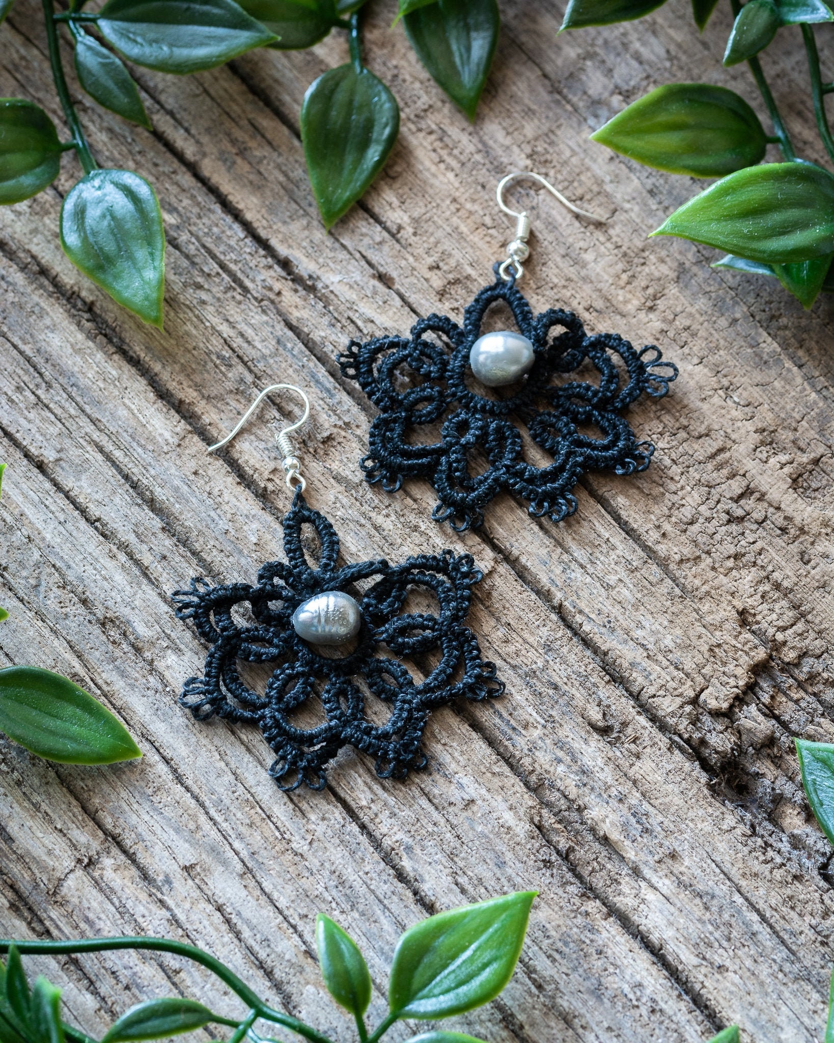 Orecchini Pendenti In Pizzo Nero Uncinetto – Fatti A Mano Con Ganci In Argento 925, Eleganti E Artigianali - 5
