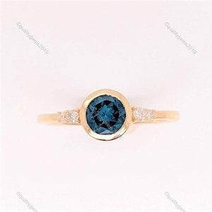 Vintage 18k Yellow Gold London Blue Topaz Ring: Diamond Accent, Size 6