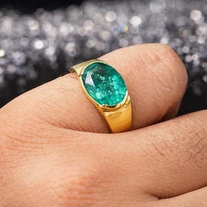 Men's 14k Gold Emerald Ring - Symbol of Love and Commitment