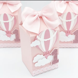 Bedankdoosjes heteluchtballon, bedankje babyshower, dozen snoep, babymijlpalen, geschenkdozen, tafeldecoratie babyshower