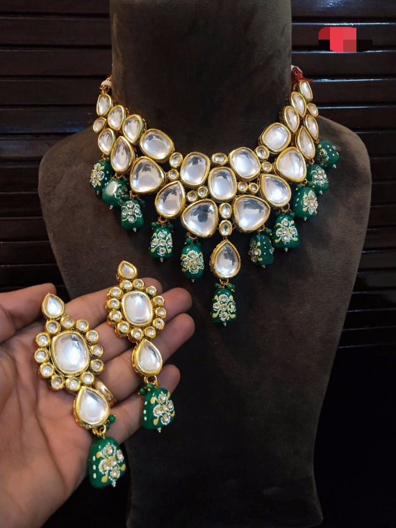 Sameera Kundan Necklace Set - Emerald Green by FashionCrab® - FashionCrab.us