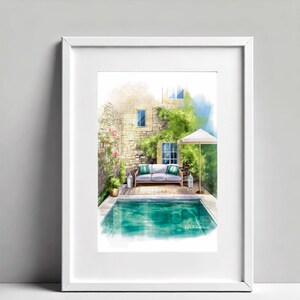 Könnte beinhalten: Ein Aquarellgemälde eines Gartens mit einem Swimmingpool, einer weißen Couch und einem weißen Sonnenschirm. Der Garten ist von Steinmauern und üppigem Grün umgeben.