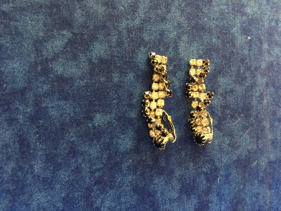 Vintage Drop Earrings - image 3