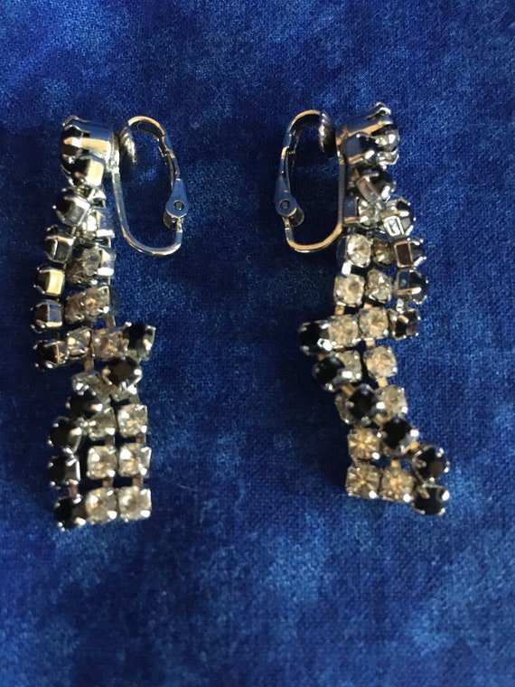 Vintage Drop Earrings - image 4