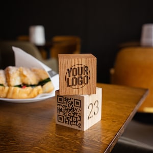 Enseigne avec code QR en bois personnalisée, enseigne de menu avec code QR, enseigne de logo en bois, enseigne personnalisée, enseigne de logo personnalisé, enseigne en bois, menu de code QR, enseigne de médias sociaux