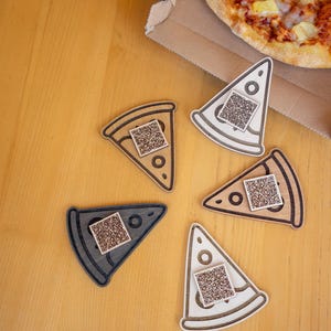 Pizza shaped QR code – Personalized Contactless Menu Stand for Restaurants, Bars, Cafes