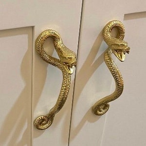 2 very heavy small curly snake SOLID brass 7" inch 18 cm cast hand made grab Old Style Kitchen cabinet Door Pull Handle rear fixing