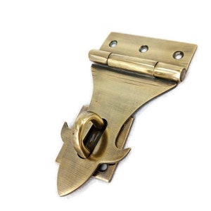 Solid Brass Large 11.5cm Brass Hasp Staple Latch Catch Old Style House Door Lock 4.1/2 inch cast brass for padlock box trunk strong loop POLISHED BRASS