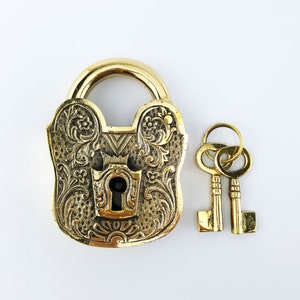 amazing Large Heavy 12cm Vintage Engraved Batavia Style Padlock 2 Keys Locks Works 5" inch Solid polished Brass