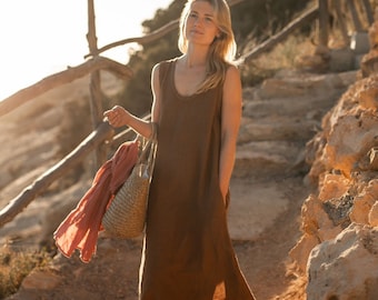 Robe en lin classique Sun Robe en lin sans manches de couleur marron Look de plage