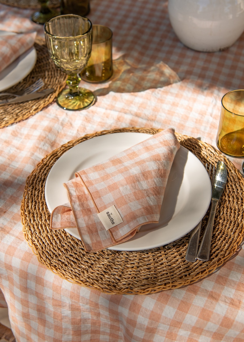 Linen Napkins in Gingham. Reusable napkins. Table decorations. image 1