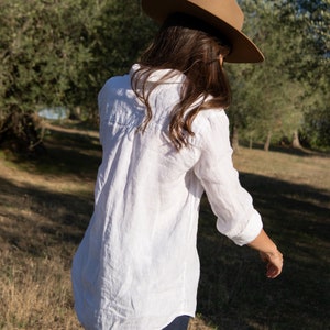 Camisa blanca de lino Mary para mujer. Camisa clásica de lino. Blusa de lino. Blusa de lino hecha a mano. imagen 3