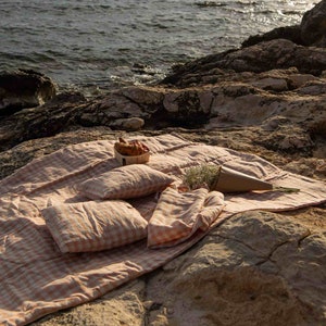 Picnic Linen Blanket in Gingham. Double side blanket with filling for extra softness. Beach Blanket. image 5