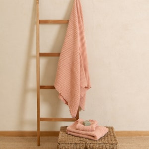 Serviette en coton gaufré rose, serviettes de bain, serviette de bain super douce, grand drap de bain, cadeau de pendaison de crémaillère image 1