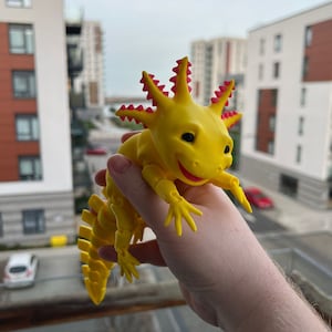 Articulated Smiling Axolotl | Sensory Stress Fidget | As Seen On TikTok | Flexible Multi Coloured Axolotl Cute Gift | 3DPrinted Golden