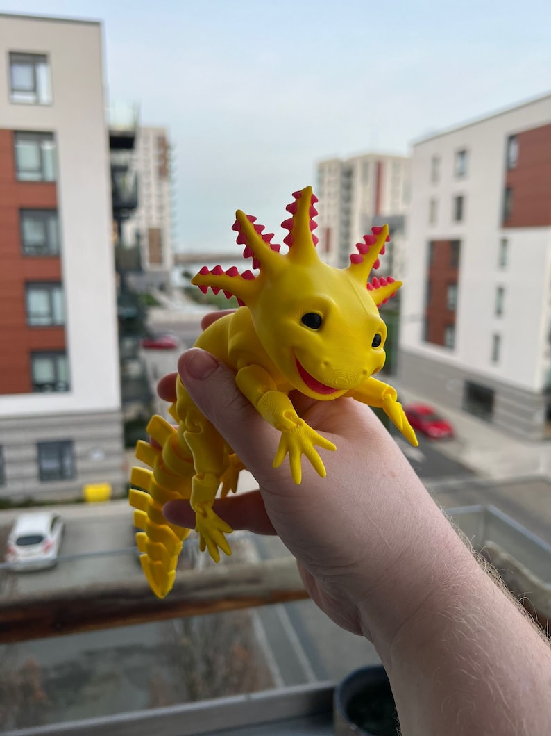 Articulated Smiling Axolotl | Sensory Stress Fidget | As Seen On TikTok | Flexible Multi Coloured Axolotl Cute Gift | 3DPrinted Golden