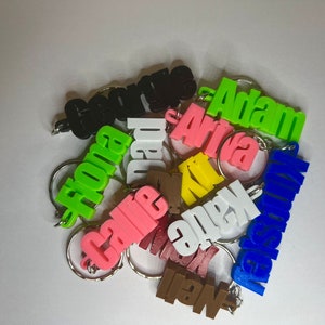 Porte-clés personnalisé - Porte-nom imprimé en 3D - Remplisseur de sac de fête - Idée de remplissage de bas - Sac d'école - Cadeaux pour enfants - Porte-clés prénom