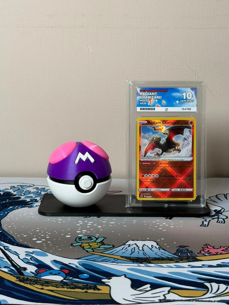 Master Monster Ball z podstawką na karty kolekcjonerskie w blokach/wkładane od góry/w koszulkach zdjęcie 1
