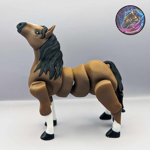 Custom Articulated 3DPrinted Horse - Collectible Display Piece, Stress Relief, Personalized Gift - Various Colors - Kekreations image 1