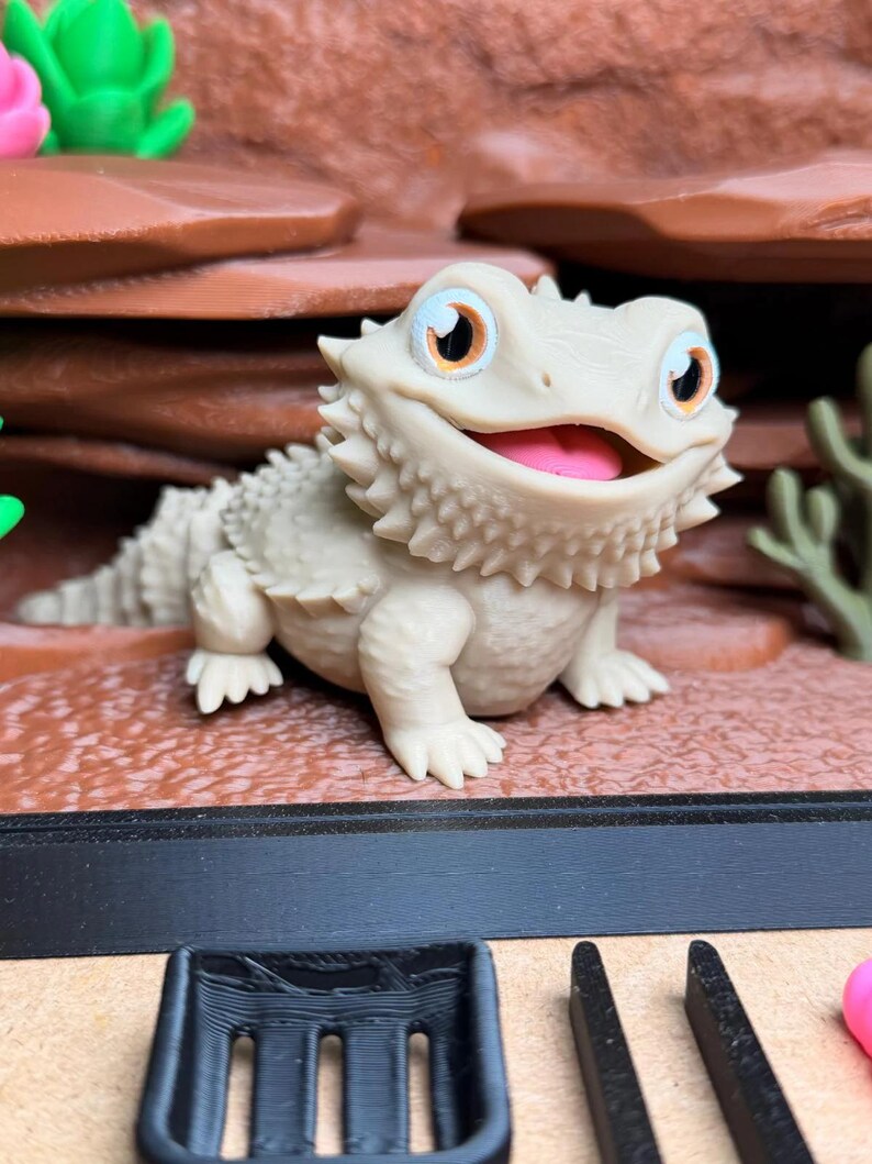 3D Printed Bearded Dragon Playset: Interactive Tank Environment, Tactile Figure, Stress Relief Toy image 2