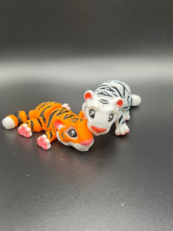 Custom Articulated 3DPrinted Tiger - Collectible Display Piece, Stress Relief, Personalized Gift - Mat Mire Makes
