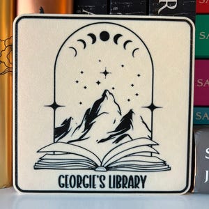 Letrero de biblioteca personalizado de fantasía: decoración de libros, regalo personalizado imagen 1