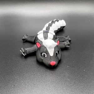 3DPrinted Skunk Figurine - Collectible Display Piece, Stress Relief, Personalized Gift, Articulated Flexi - Various Colors - McGybeer image 3