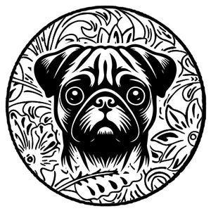 Op de afbeelding: Zwart-witte illustratie van een mopshondengezicht omringd door een cirkelvormig bloemendesign.