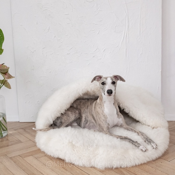 Weiße, luxuriöse Haustierhöhle aus natürlichem Schaffell! Hundebett aus Schaffell, Katzenbett! Katzenhöhle, Haustiermöbel, Haustiercouch! Wählen Sie Ihre Größe