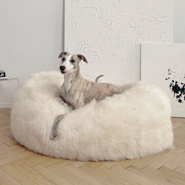 Lit ovale blanc luxueux en peau de mouton naturelle pour animaux de compagnie ! Lit pour chien en peau de mouton, lit pour chat, minimaliste ! Meubles pour animaux de compagnie, canapé pour animaux de compagnie ! Choisissez votre taille