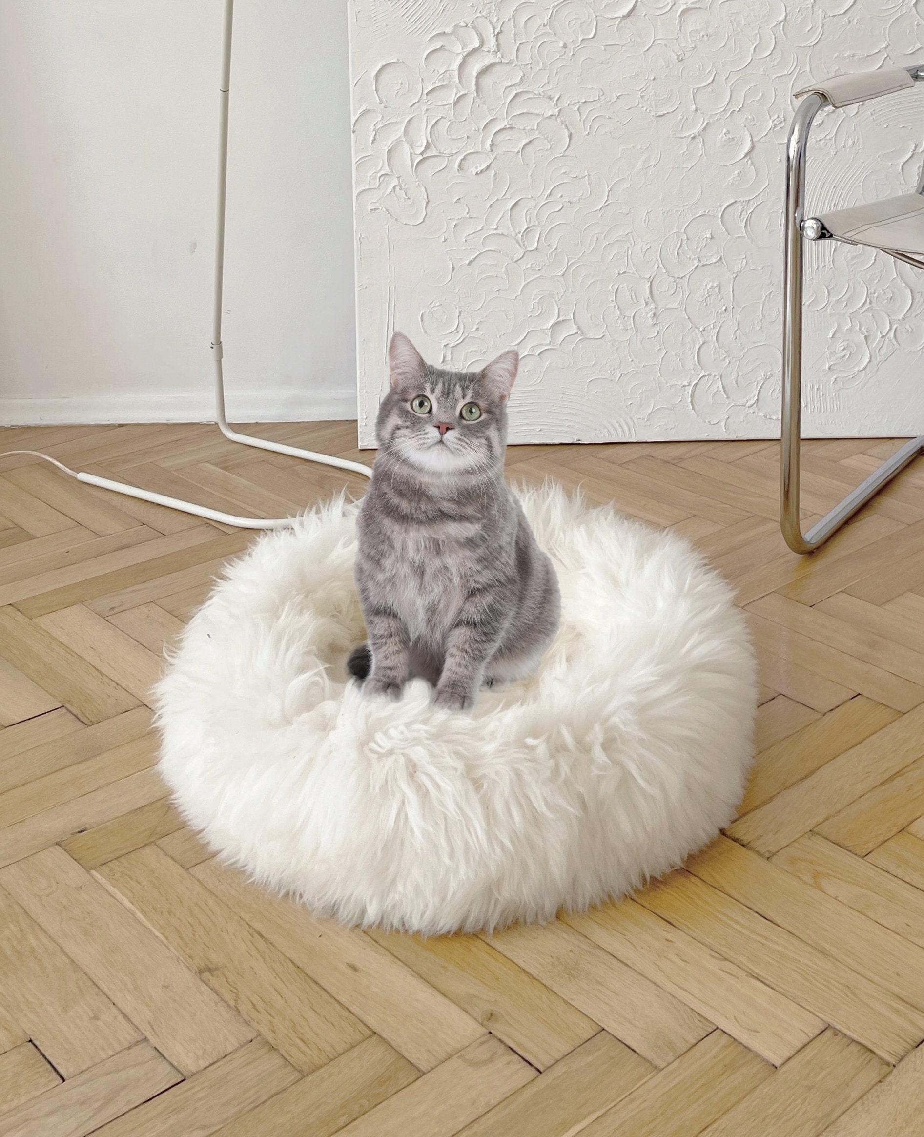 White Round Luxurious Natural Sheepskin Pet Bed Sheepskin Dog Bed