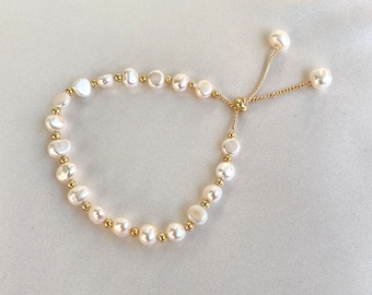 Adjustable Pearl Bracelet Gold