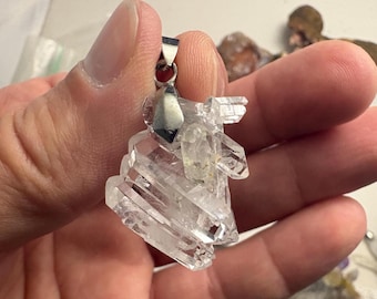Faden Quartz Pendant