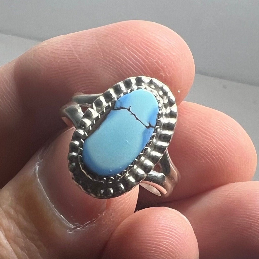 Ravishing Vintage Native American Navajo Carved Godber Turquoise Sterling Silver Ring Ravishing Vintage Native American Navajo Carved Godber Turquoise Sterling Silver Ring