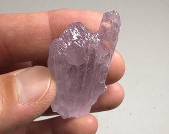 Natural raw Kunzite crystal 32.8 grams