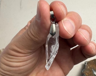 Faden Quartz Pendant
