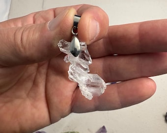 Faden Quartz Pendant