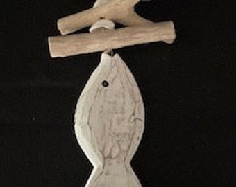 Driftwood distressed Tripple Hanging Fish Garland