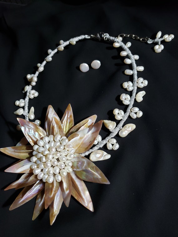 Audaciously large Statement Sunburst Necklace & 1… - image 3